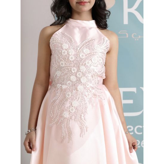 صورة فستان بناتي وردي بفيونكة وذيل مطرز | فستان سهرة فاخر - 1037